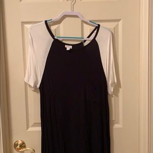 XL LuLaRoe black and white Carly.